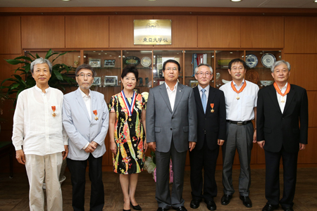 동아대, 퇴직교원 표창장 수여식 열려