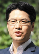 [서울신문/시론] 북한인권문제, 침묵이 능사는 아니다 - 강동완 정치외교학과 교수 