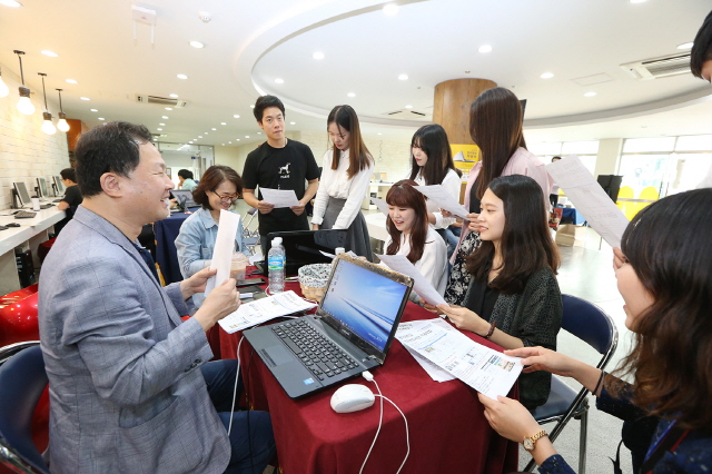 동아대 도서관, 2015 도서관 전자정보박람회 개최