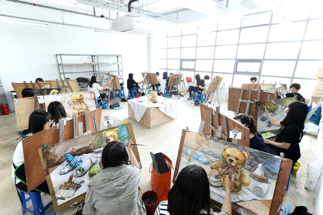 동아대, 제8회 전국 고등학생 미술실기대회 성황리에 마쳐