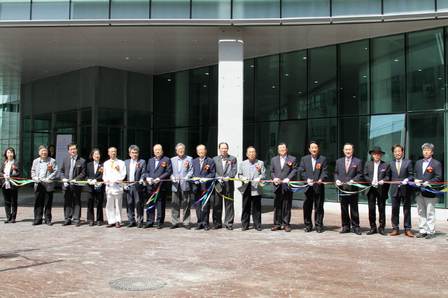 동아대 음악학과, 예술대학 신축 이전 기념식서 발전기금 전달해