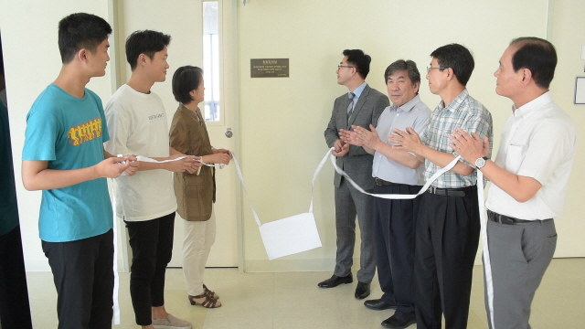 故이정형 교수, 모교·제자 사랑 강의실에 남는다