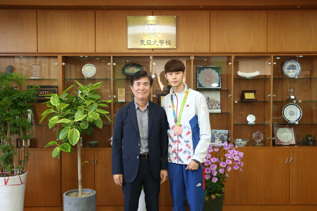 리우올림픽 동메달 딴 우리 대학 김태훈 선수, 총장 접견 