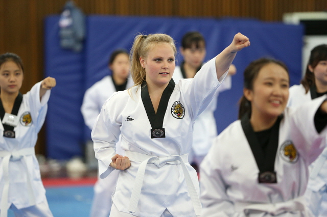 동아대 김태훈 선수 동메달 기념 ‘유학생 태권도 클래스’ 무료 개설