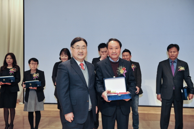 도서관 정상만 팀장, 한국도서관상 수상 