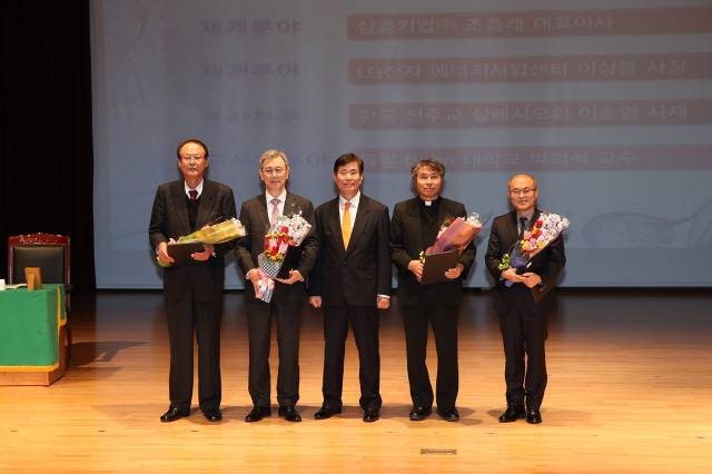 동아대, 개교 71주년 기념 ‘자랑스러운 동아인상’ 4명 선정