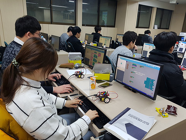 동아대 LINC+사업단, ‘엔트리&피지컬 컴퓨팅이 함께 하는 대학생 멘토링 양성과정’ 교육 실시