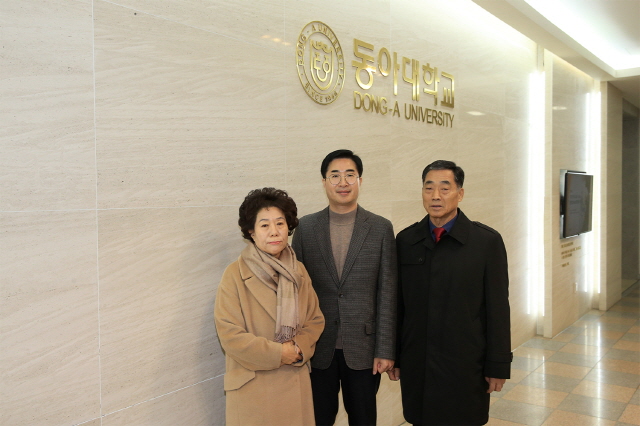 고인 된 동생 모교에 계속 기부하는 형님 부부 ‘훈훈’