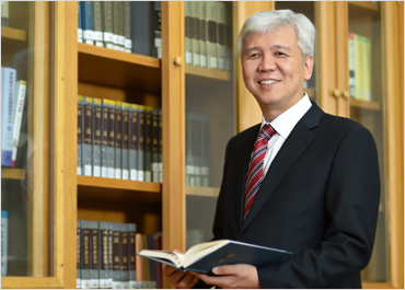 김신 전 대법관, 동아대 로스쿨 석좌교수로 온다