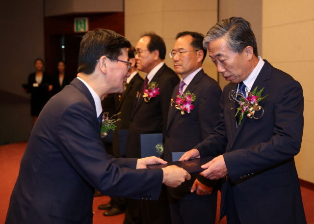 이학기 동아대 건축공학과 교수, ‘건축의 날’ 국무총리 표창 수상