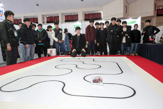 동아대, ‘DAU 라인 추종 로봇 경진대회’ 개최 ‘눈길’