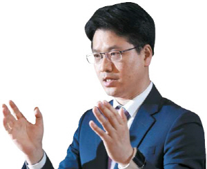 [문화일보/인터뷰] “中 숨어 사는 탈북여성들 ‘물건 취급’ 받는 비참한 삶” - 강동완 정치외교학과 교수 