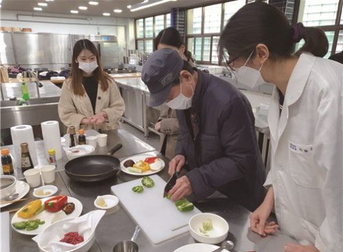 동아대 LINC+사업단, 실버계층을 위한 심혈관계 질환 예방 영양관리 프로그램 성료