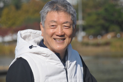 동아대 신진 한국어문학과 명예교수, 제7회 문덕수문학상 수상