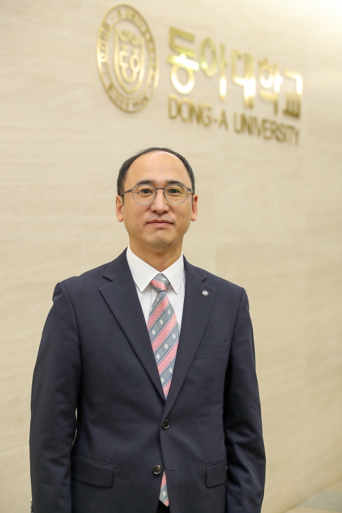 동아대 오민홍 교수, 일자리 창출 지원 공로 ‘대통령표창’ 수상