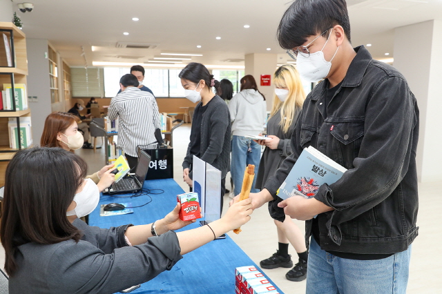 동아대 도서관, 리모델링 재개관 기념 이벤트 열려