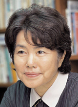 [문화일보/살며 생각하며]우리들의 전신거울 - 강은교 문예창작학과 교수