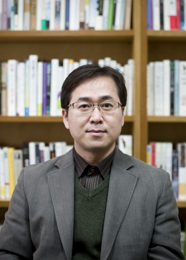 [부산일보] “좋은 책은 굳어진 나를 출렁이게 한다” - 이국환 한국어문학과 교수