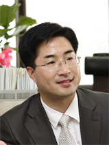 [울산매일신문 / 기고] 반값 등록금 정책 개선을 기대하며 - 황규홍 대외협력처장(영어영문학과 교수)