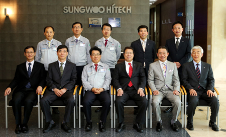 동아대 출신 성우하이텍 직원들, 모교 발전 위해 힘 보태