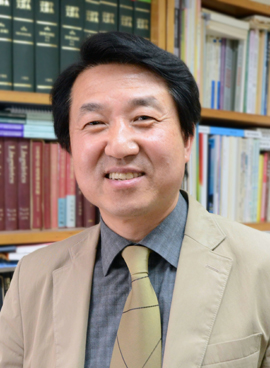 [西日本新聞] 언어소통은 상호이해의 첫걸음 - 이길원 국제학부 교수